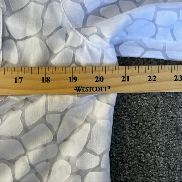 Dana Buchman Sheer Patterned White Button Down Size Medium - Picture 9 of 10